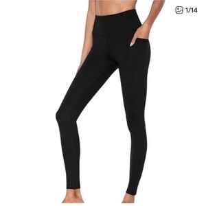 Victoria’s Secret Sport Black Pocket Leggings. Size large.